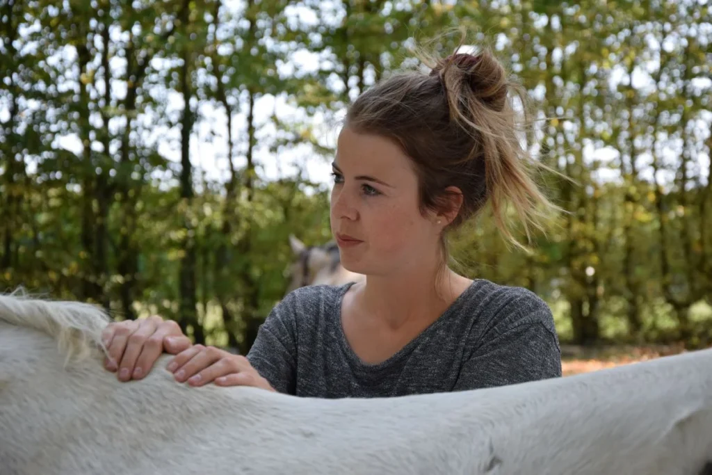 JULIE PUJOL (JULIE PUJOL – OSTEOPATHE POUR ANIMAUX)